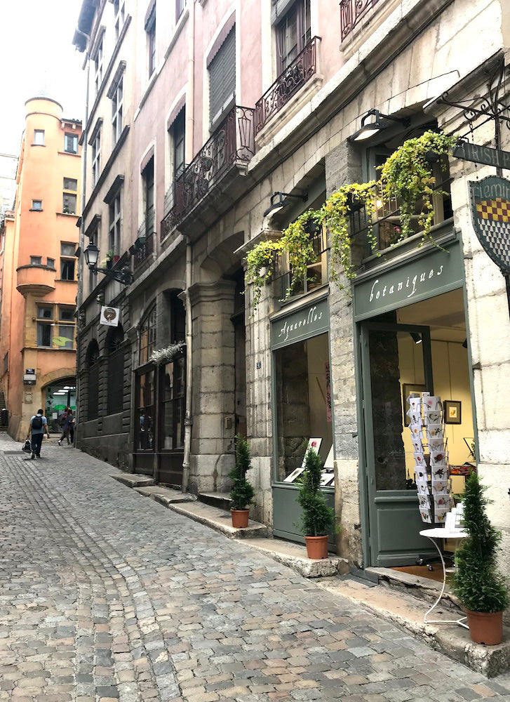 Galerie permanente ouverte tous les jours de 12h à 19h au 4 rue de la Loge - Lyon 5 - Contact: 06 11 07 90 16